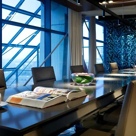 호텔 Hyatt Regency Barcelona Tower 5*