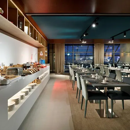 Szálloda Hyatt Regency Barcelona Tower 5*