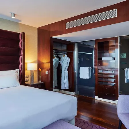 Hyatt Regency Barcelona Tower 5* L’Hospitalet de Llobregat