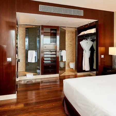 Hyatt Regency Barcelona Tower Szálloda 5*
